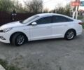 Белый Хендай Соната, объемом двигателя 2 л и пробегом 300 тыс. км за 9000 $, фото 1 на Automoto.ua