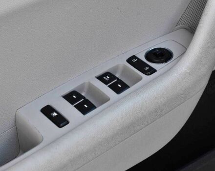 Белый Хендай Соната, объемом двигателя 2.4 л и пробегом 165 тыс. км за 9650 $, фото 10 на Automoto.ua