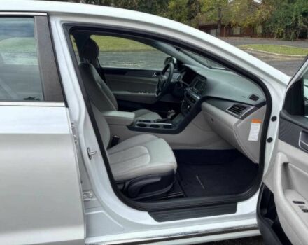 Білий Хендай Соната, об'ємом двигуна 2 л та пробігом 77 тис. км за 6800 $, фото 7 на Automoto.ua