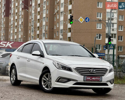 Белый Хендай Соната, объемом двигателя 2 л и пробегом 355 тыс. км за 9900 $, фото 2 на Automoto.ua