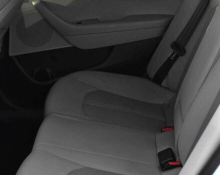 Белый Хендай Соната, объемом двигателя 2.4 л и пробегом 165 тыс. км за 9650 $, фото 16 на Automoto.ua