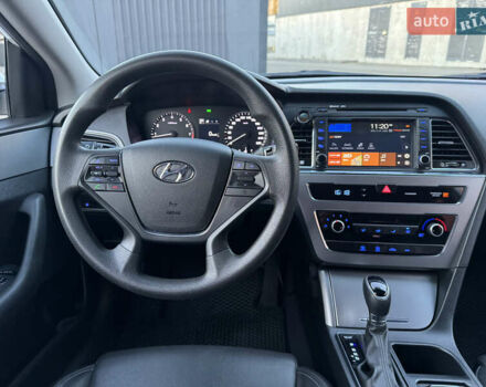 Білий Хендай Соната, об'ємом двигуна 2 л та пробігом 161 тис. км за 9999 $, фото 33 на Automoto.ua