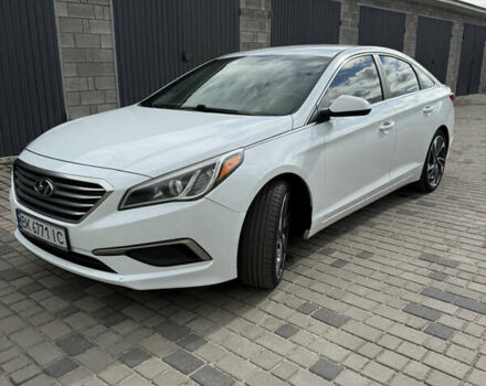 Белый Хендай Соната, объемом двигателя 2.36 л и пробегом 195 тыс. км за 8850 $, фото 4 на Automoto.ua