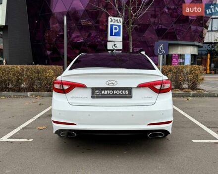 Белый Хендай Соната, объемом двигателя 2.36 л и пробегом 117 тыс. км за 12990 $, фото 5 на Automoto.ua