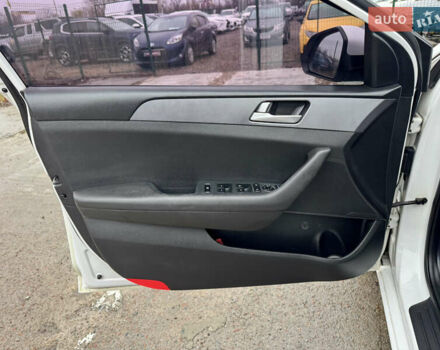 Белый Хендай Соната, объемом двигателя 2 л и пробегом 355 тыс. км за 9900 $, фото 22 на Automoto.ua