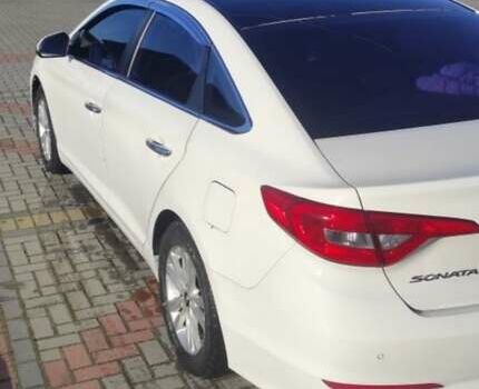 Белый Хендай Соната, объемом двигателя 2 л и пробегом 180 тыс. км за 10500 $, фото 3 на Automoto.ua