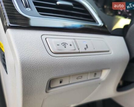 Білий Хендай Соната, об'ємом двигуна 2 л та пробігом 46 тис. км за 15499 $, фото 13 на Automoto.ua
