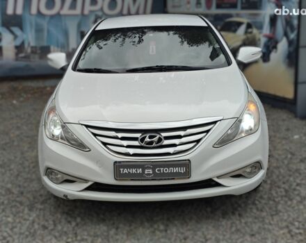 Білий Хендай Соната, об'ємом двигуна 2 л та пробігом 338 тис. км за 8500 $, фото 1 на Automoto.ua