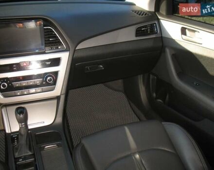 Білий Хендай Соната, об'ємом двигуна 2 л та пробігом 232 тис. км за 13600 $, фото 15 на Automoto.ua