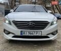 Белый Хендай Соната, объемом двигателя 2 л и пробегом 269 тыс. км за 9700 $, фото 1 на Automoto.ua