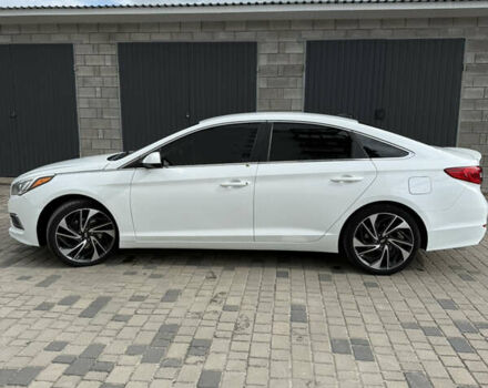 Белый Хендай Соната, объемом двигателя 2.36 л и пробегом 195 тыс. км за 8850 $, фото 3 на Automoto.ua