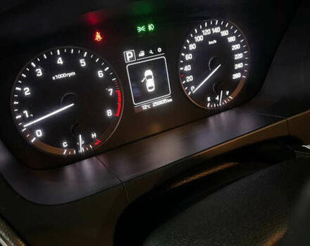 Белый Хендай Соната, объемом двигателя 2 л и пробегом 257 тыс. км за 9500 $, фото 7 на Automoto.ua