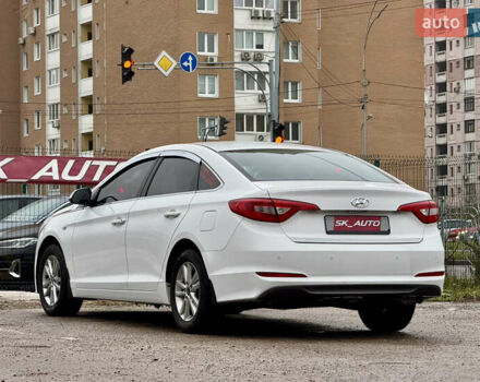 Белый Хендай Соната, объемом двигателя 2 л и пробегом 355 тыс. км за 9900 $, фото 55 на Automoto.ua