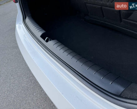 Білий Хендай Соната, об'ємом двигуна 2 л та пробігом 161 тис. км за 9999 $, фото 10 на Automoto.ua
