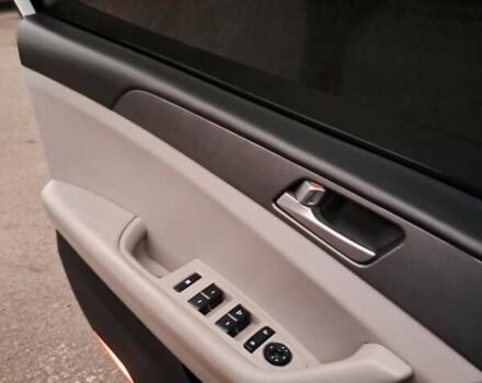 Белый Хендай Соната, объемом двигателя 2.4 л и пробегом 184 тыс. км за 10900 $, фото 14 на Automoto.ua