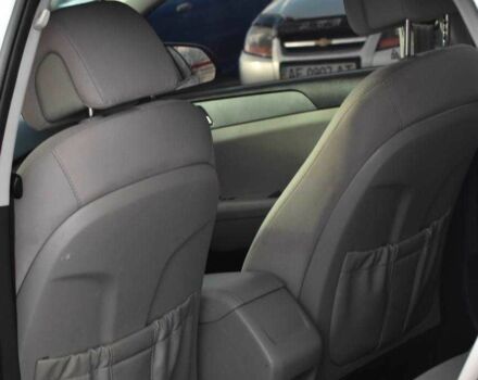 Белый Хендай Соната, объемом двигателя 2.4 л и пробегом 165 тыс. км за 9650 $, фото 17 на Automoto.ua