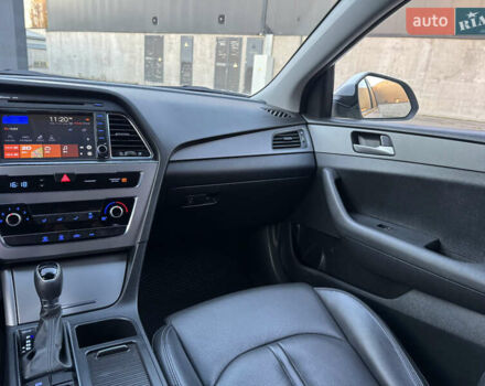 Білий Хендай Соната, об'ємом двигуна 2 л та пробігом 161 тис. км за 9999 $, фото 32 на Automoto.ua