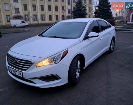 Белый Хендай Соната, объемом двигателя 2.4 л и пробегом 184 тыс. км за 10900 $, фото 2 на Automoto.ua