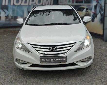 Хендай Соната 2016 в Киеве на Automoto.ua Белый Хендай Соната, объемом двигателя 2 л и пробегом 338 тыс. км за 7800 $, фото 1 на Automoto.ua