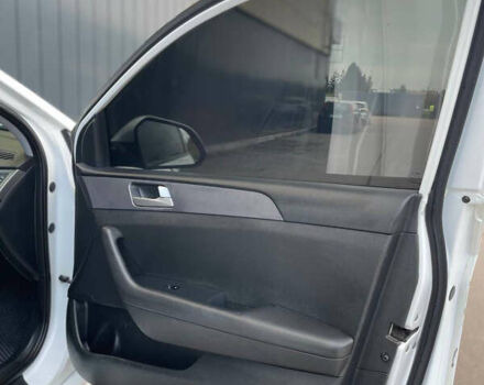 Білий Хендай Соната, об'ємом двигуна 2 л та пробігом 316 тис. км за 8800 $, фото 7 на Automoto.ua