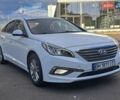 Белый Хендай Соната, объемом двигателя 1.69 л и пробегом 177 тыс. км за 12800 $, фото 1 на Automoto.ua