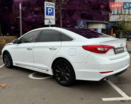 Белый Хендай Соната, объемом двигателя 2.36 л и пробегом 117 тыс. км за 12990 $, фото 4 на Automoto.ua