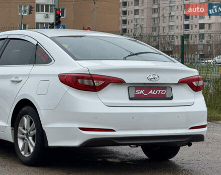 Белый Хендай Соната, объемом двигателя 2 л и пробегом 355 тыс. км за 9900 $, фото 56 на Automoto.ua
