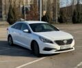 Белый Хендай Соната, объемом двигателя 2.36 л и пробегом 190 тыс. км за 9500 $, фото 1 на Automoto.ua