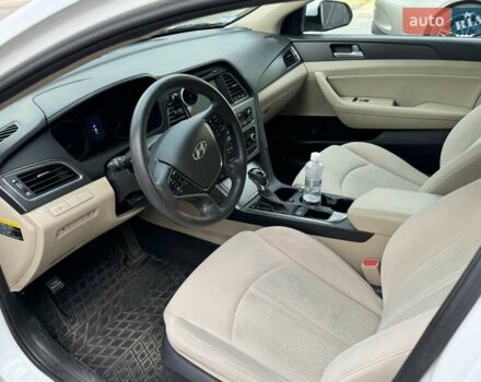 Белый Хендай Соната, объемом двигателя 2.36 л и пробегом 116 тыс. км за 11700 $, фото 6 на Automoto.ua