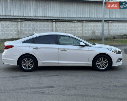 Білий Хендай Соната, об'ємом двигуна 2 л та пробігом 161 тис. км за 9999 $, фото 3 на Automoto.ua