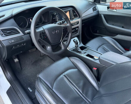 Білий Хендай Соната, об'ємом двигуна 2 л та пробігом 161 тис. км за 9999 $, фото 24 на Automoto.ua