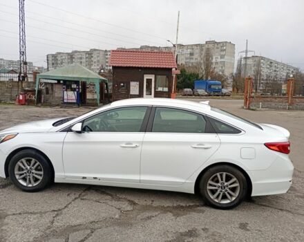 Белый Хендай Соната, объемом двигателя 2.4 л и пробегом 152 тыс. км за 10200 $, фото 3 на Automoto.ua