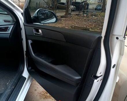 Білий Хендай Соната, об'ємом двигуна 2 л та пробігом 420 тис. км за 9500 $, фото 4 на Automoto.ua