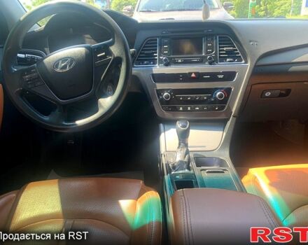 Білий Хендай Соната, об'ємом двигуна 2 л та пробігом 206 тис. км за 7500 $, фото 4 на Automoto.ua