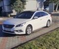 Белый Хендай Соната, объемом двигателя 2 л и пробегом 180 тыс. км за 10500 $, фото 1 на Automoto.ua