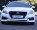 Белый Хендай Соната, объемом двигателя 2 л и пробегом 122 тыс. км за 13400 $, фото 2 на Automoto.ua