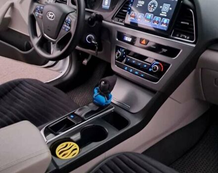 Белый Хендай Соната, объемом двигателя 2.4 л и пробегом 184 тыс. км за 10900 $, фото 16 на Automoto.ua