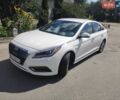 Белый Хендай Соната, объемом двигателя 2 л и пробегом 168 тыс. км за 15000 $, фото 1 на Automoto.ua