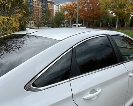 Белый Хендай Соната, объемом двигателя 2.36 л и пробегом 189 тыс. км за 8900 $, фото 9 на Automoto.ua