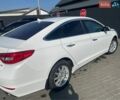 Белый Хендай Соната, объемом двигателя 2 л и пробегом 198 тыс. км за 12200 $, фото 1 на Automoto.ua