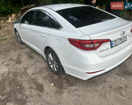 Белый Хендай Соната, объемом двигателя 2 л и пробегом 250 тыс. км за 9300 $, фото 4 на Automoto.ua