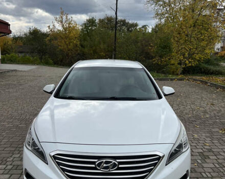 Белый Хендай Соната, объемом двигателя 2.36 л и пробегом 189 тыс. км за 8900 $, фото 1 на Automoto.ua