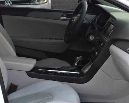 Белый Хендай Соната, объемом двигателя 2.4 л и пробегом 165 тыс. км за 9650 $, фото 12 на Automoto.ua