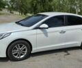 Белый Хендай Соната, объемом двигателя 2 л и пробегом 237 тыс. км за 11500 $, фото 1 на Automoto.ua