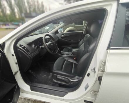 Хендай Соната 2016 в Киеве на Automoto.ua Белый Хендай Соната, объемом двигателя 2 л и пробегом 338 тыс. км за 7800 $, фото 8 на Automoto.ua