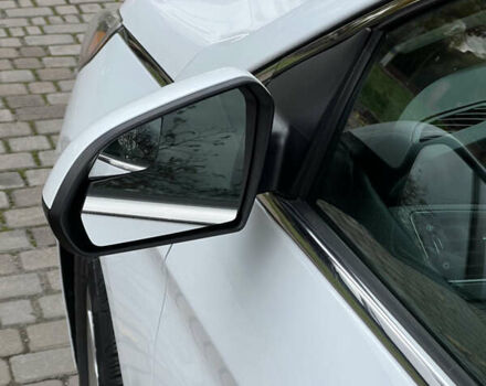 Белый Хендай Соната, объемом двигателя 2.36 л и пробегом 189 тыс. км за 8900 $, фото 3 на Automoto.ua