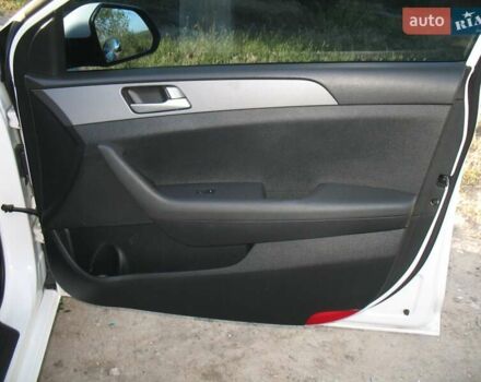 Білий Хендай Соната, об'ємом двигуна 2 л та пробігом 232 тис. км за 13600 $, фото 12 на Automoto.ua