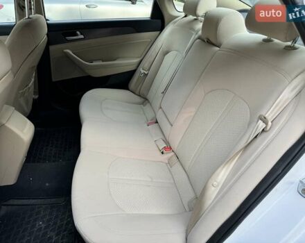 Белый Хендай Соната, объемом двигателя 2.36 л и пробегом 116 тыс. км за 11700 $, фото 7 на Automoto.ua