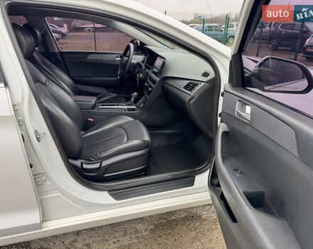 Белый Хендай Соната, объемом двигателя 2 л и пробегом 355 тыс. км за 9900 $, фото 35 на Automoto.ua