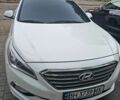 Белый Хендай Соната, объемом двигателя 2 л и пробегом 229 тыс. км за 11000 $, фото 1 на Automoto.ua